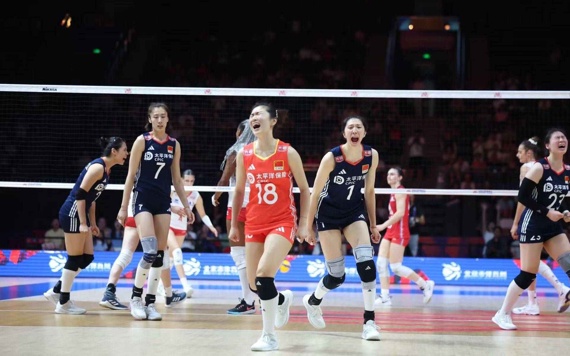 九游体育-李盈莹现场助阵，中国女排轻取法国队