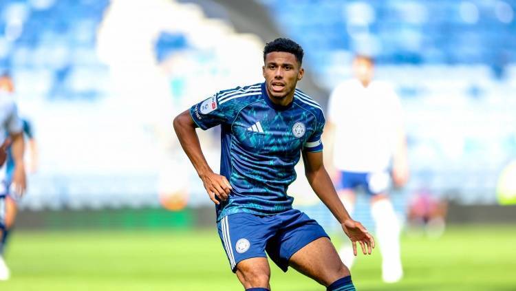 莱斯特城官方：后卫詹姆斯-贾斯汀转会加盟利兹联