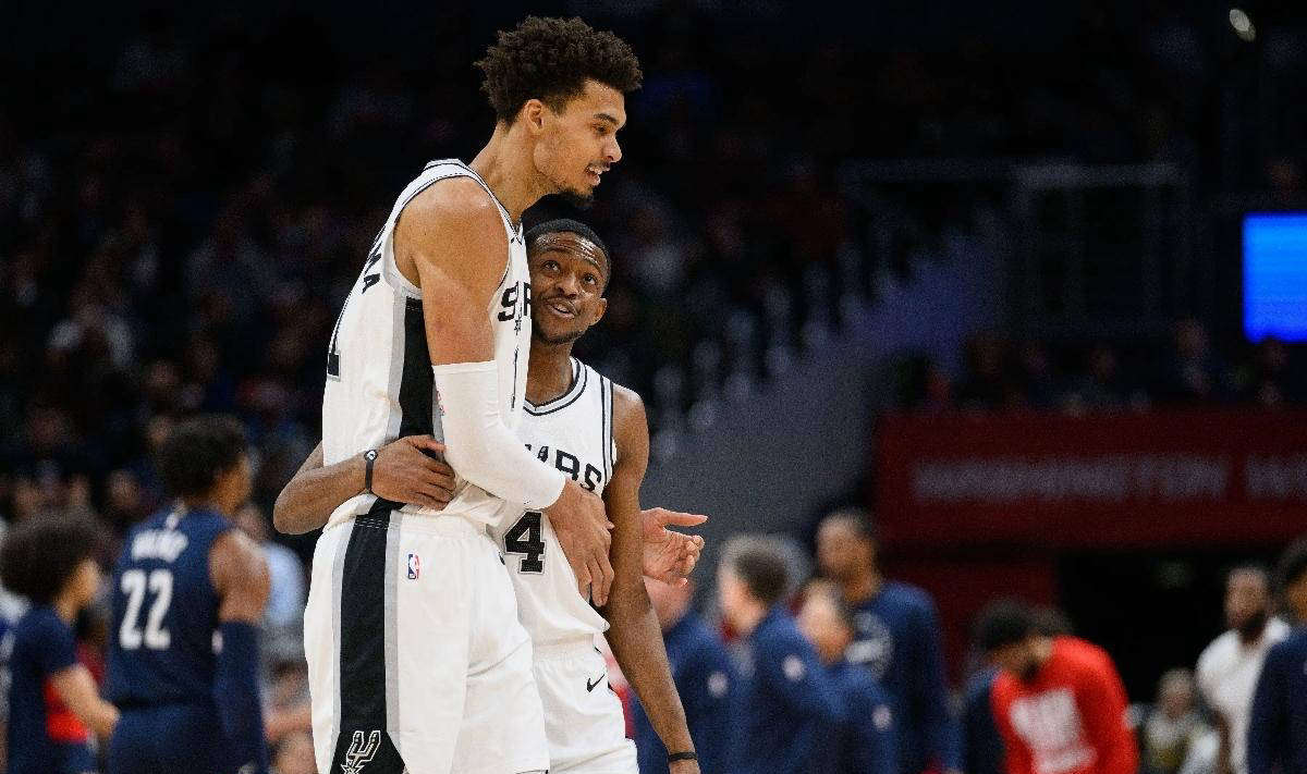 -圣安东尼奥马刺续约达龙福克斯,薪水或有变动