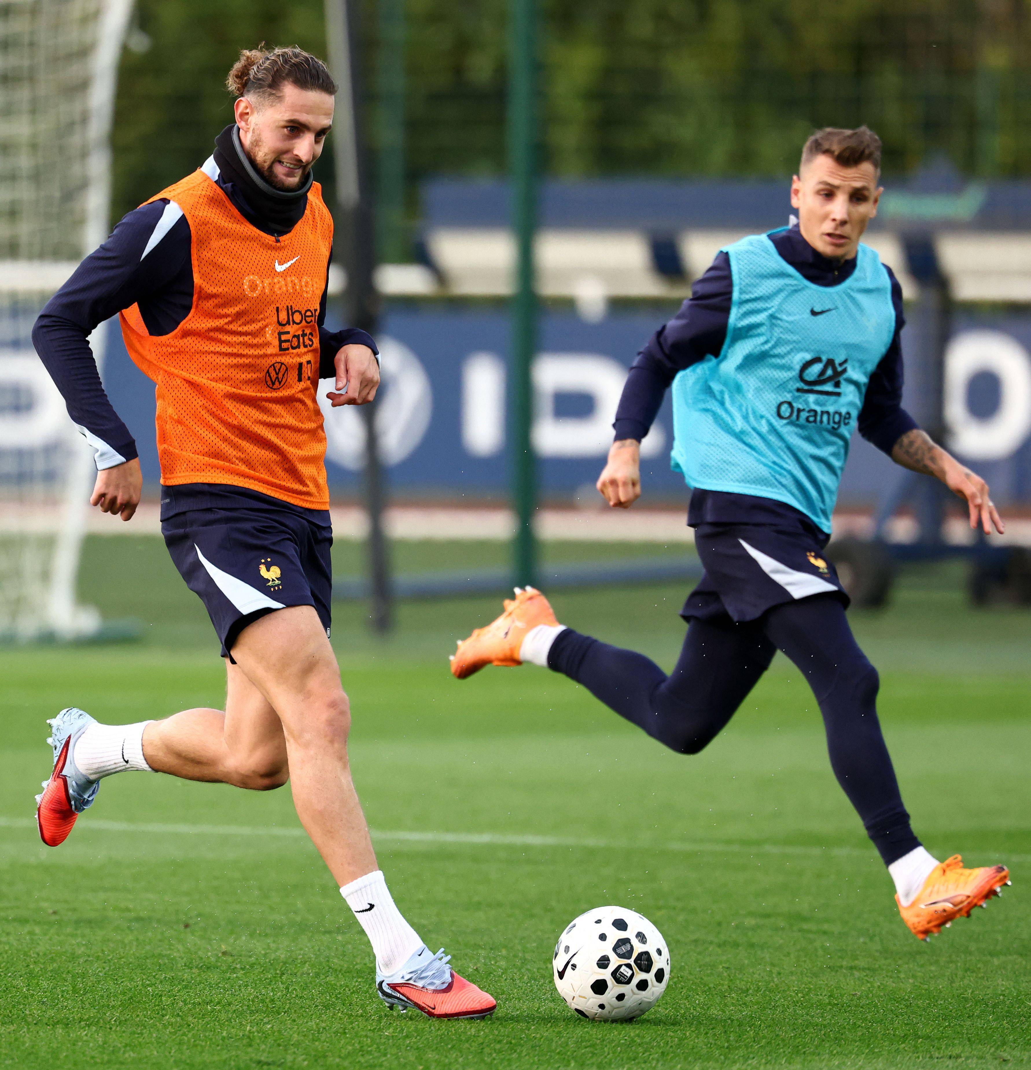 (外代二线)足球——世预赛:法国队备战