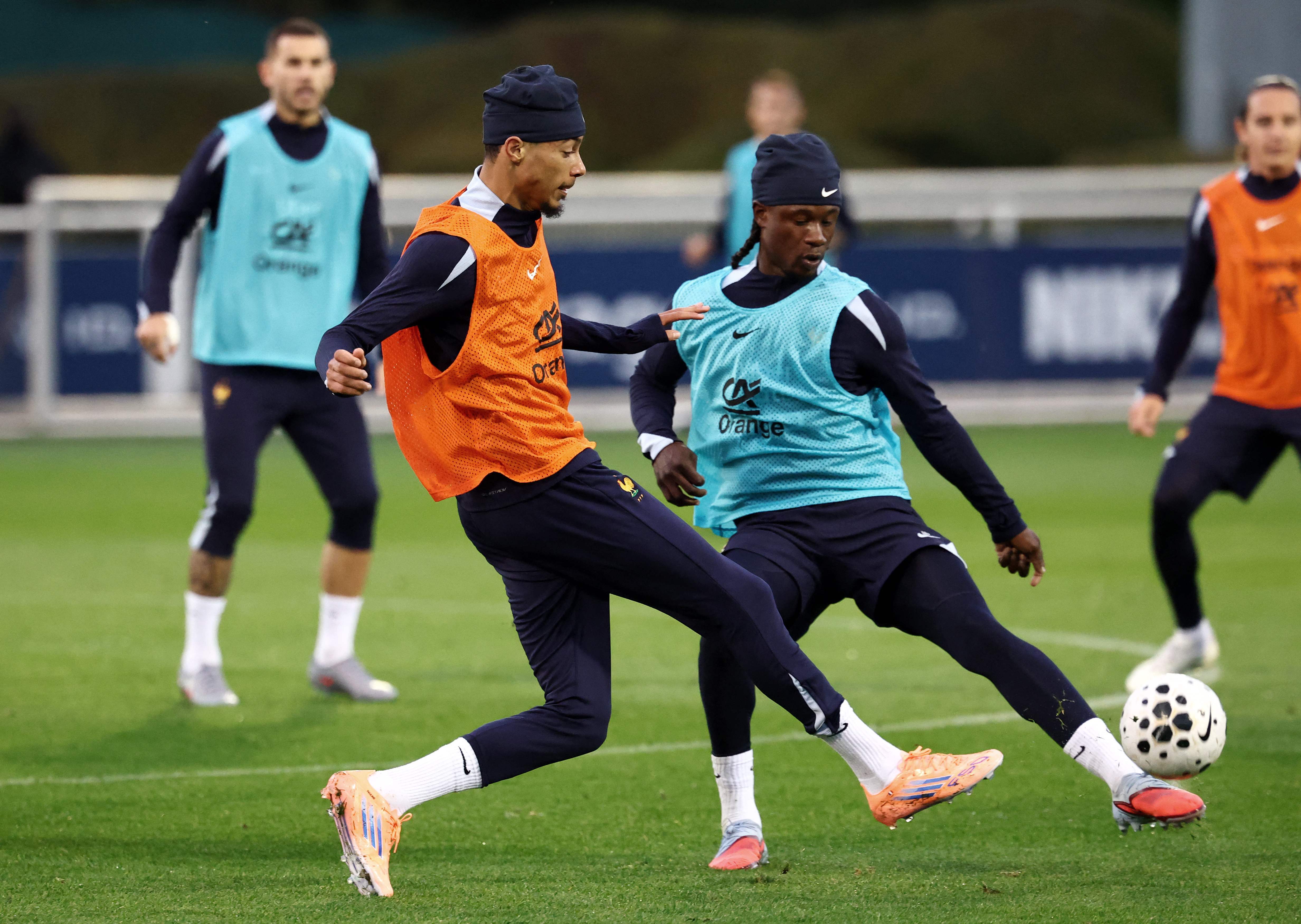 (外代二线)足球——世预赛:法国队备战